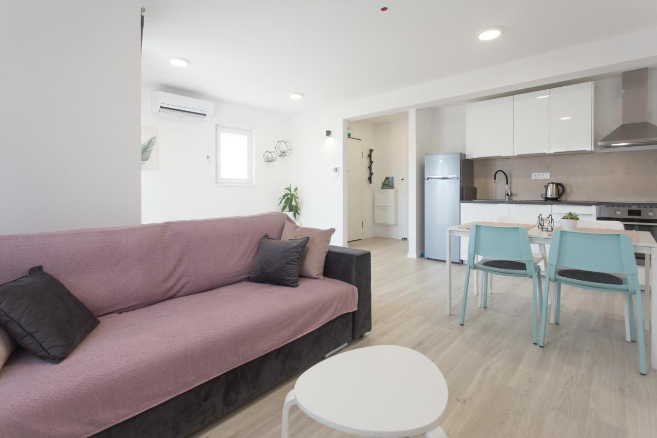 Delminium Apartment Kastela Ngoại thất bức ảnh
